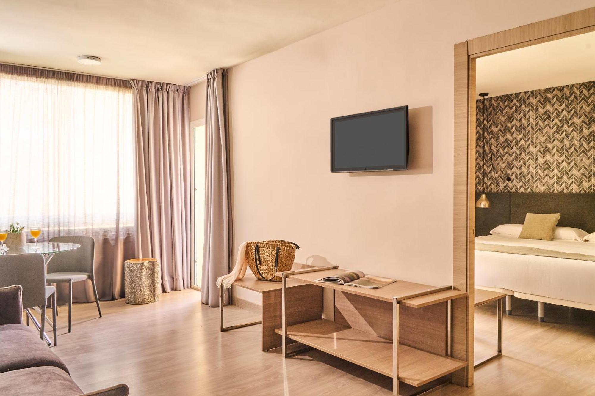 Ona Aparthotel 3*